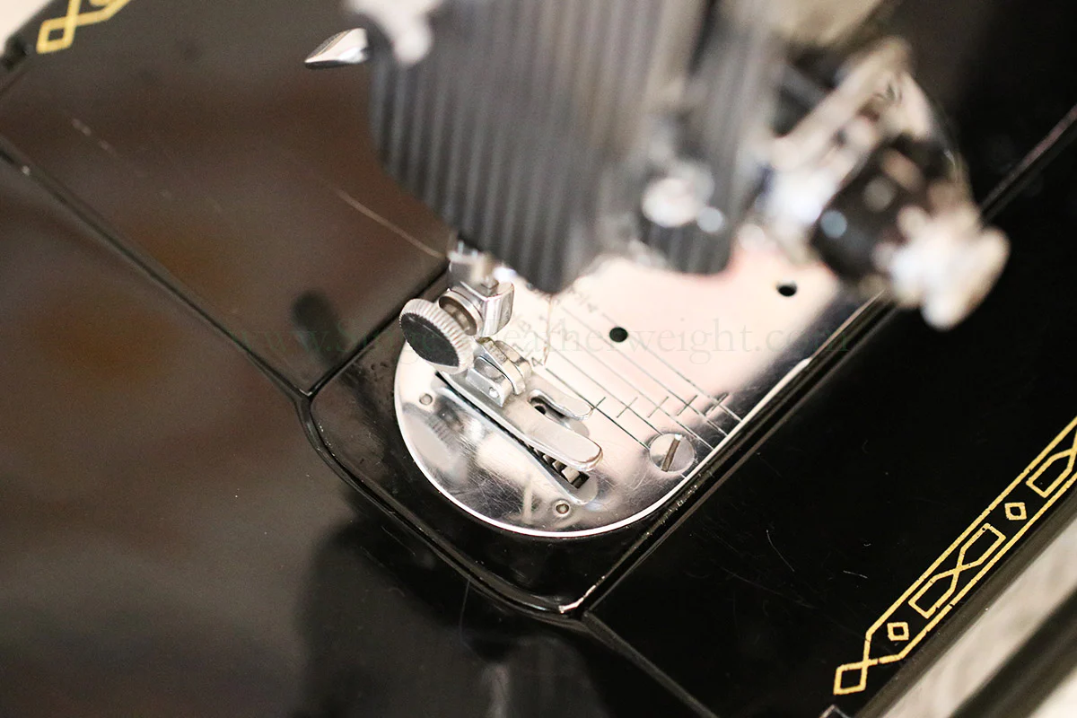 Singer Featherweight 222K Sewing Machine EP541*** - Image 10