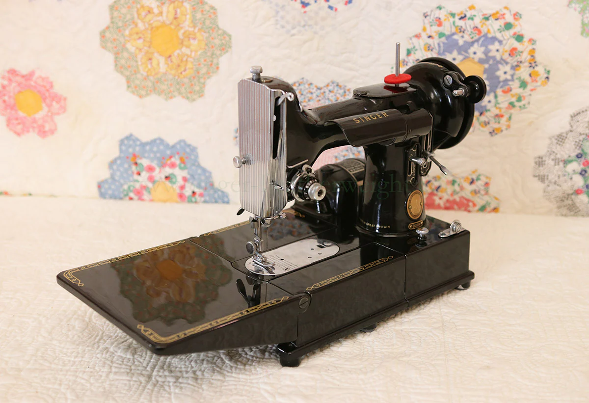 Singer Featherweight 222K Sewing Machine EP541*** - Image 3