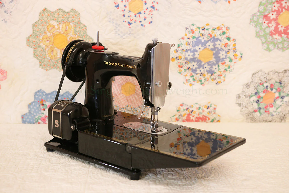 Singer Featherweight 222K Sewing Machine EP541*** - Image 6