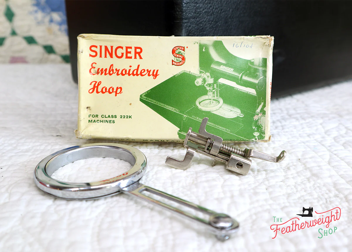Singer Featherweight 222K Sewing Machine, RED "S" ER022*** - Image 23