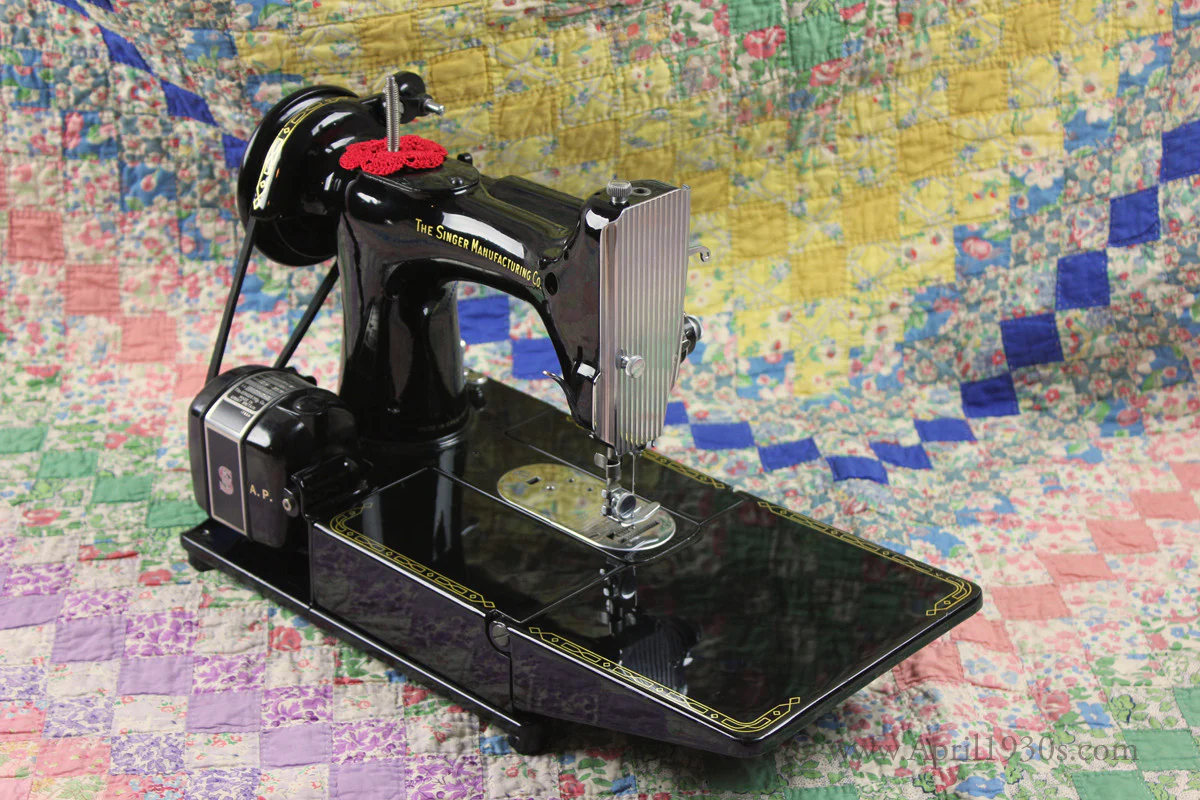 Singer Featherweight 222K Sewing Machine, ER0231**CH - Image 10