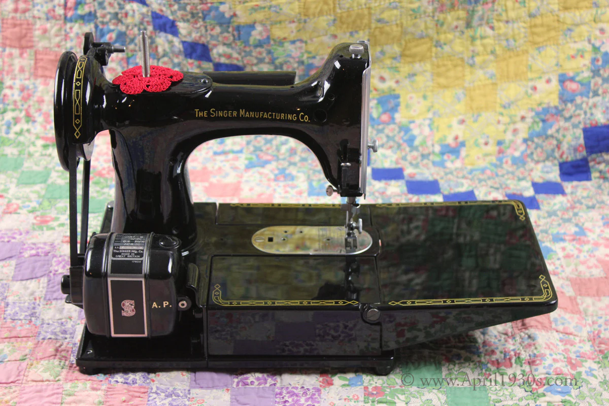 Singer Featherweight 222K Sewing Machine, ER0231**CH - Image 11