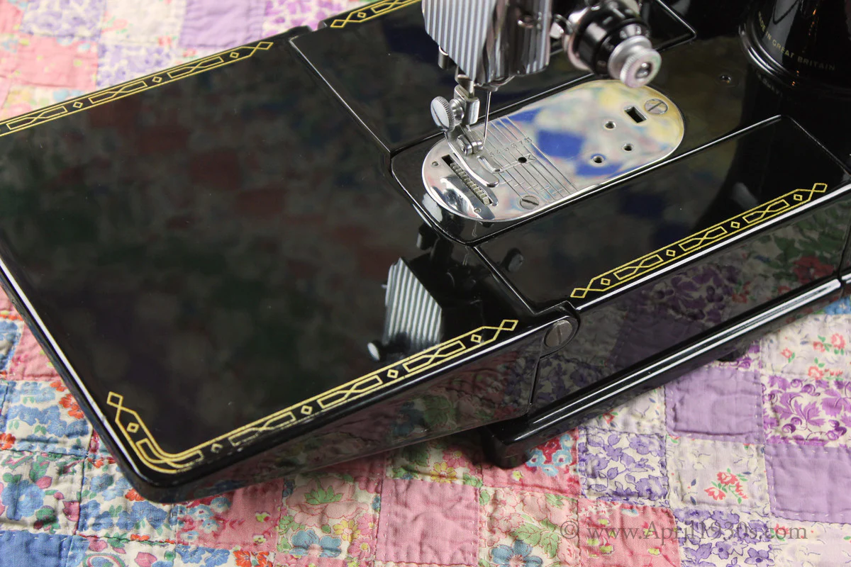 Singer Featherweight 222K Sewing Machine, ER0231**CH - Image 20