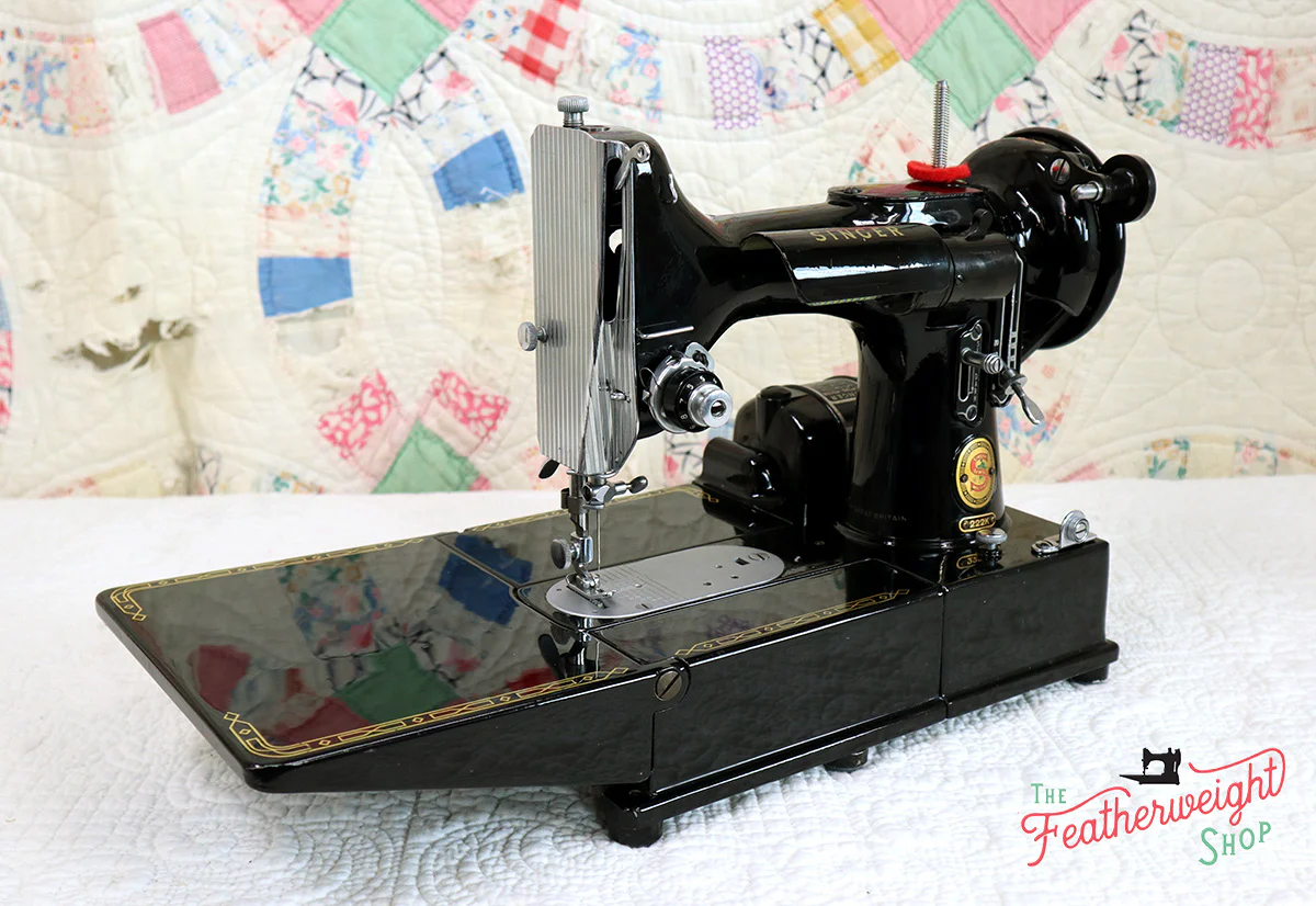 Singer Featherweight 222K Sewing Machine, RED "S" EP758*** - Image 5