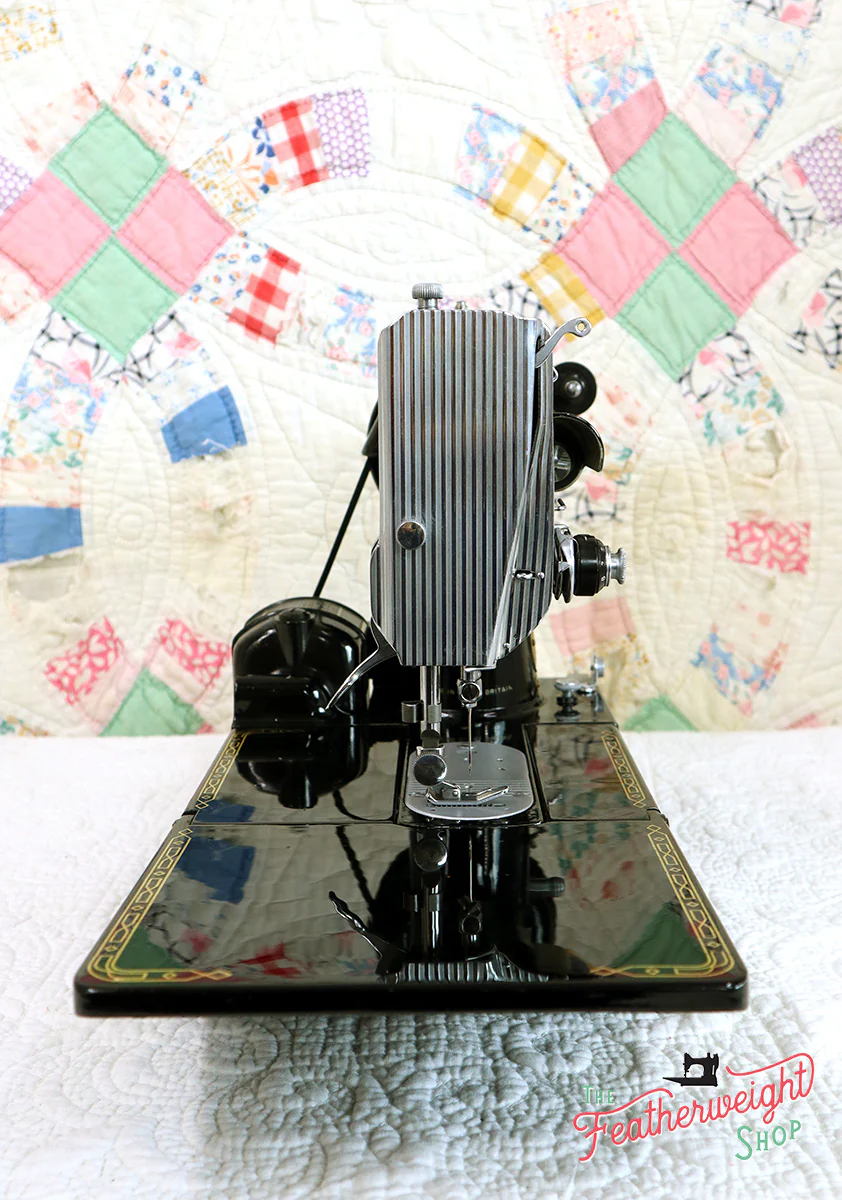 Singer Featherweight 222K Sewing Machine, RED "S" EP758*** - Image 6