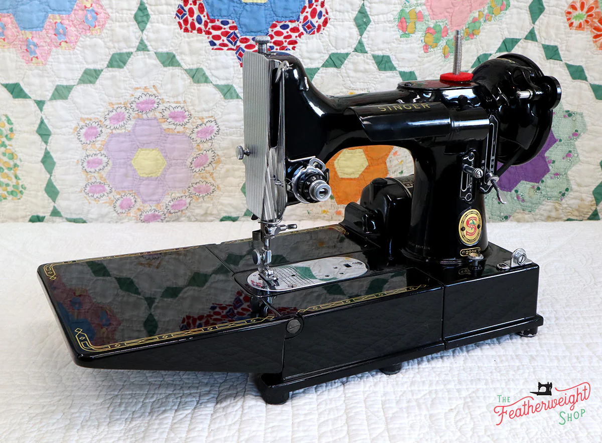 Singer Featherweight 222K Sewing Machine, RED "S" EP759*** - Image 4