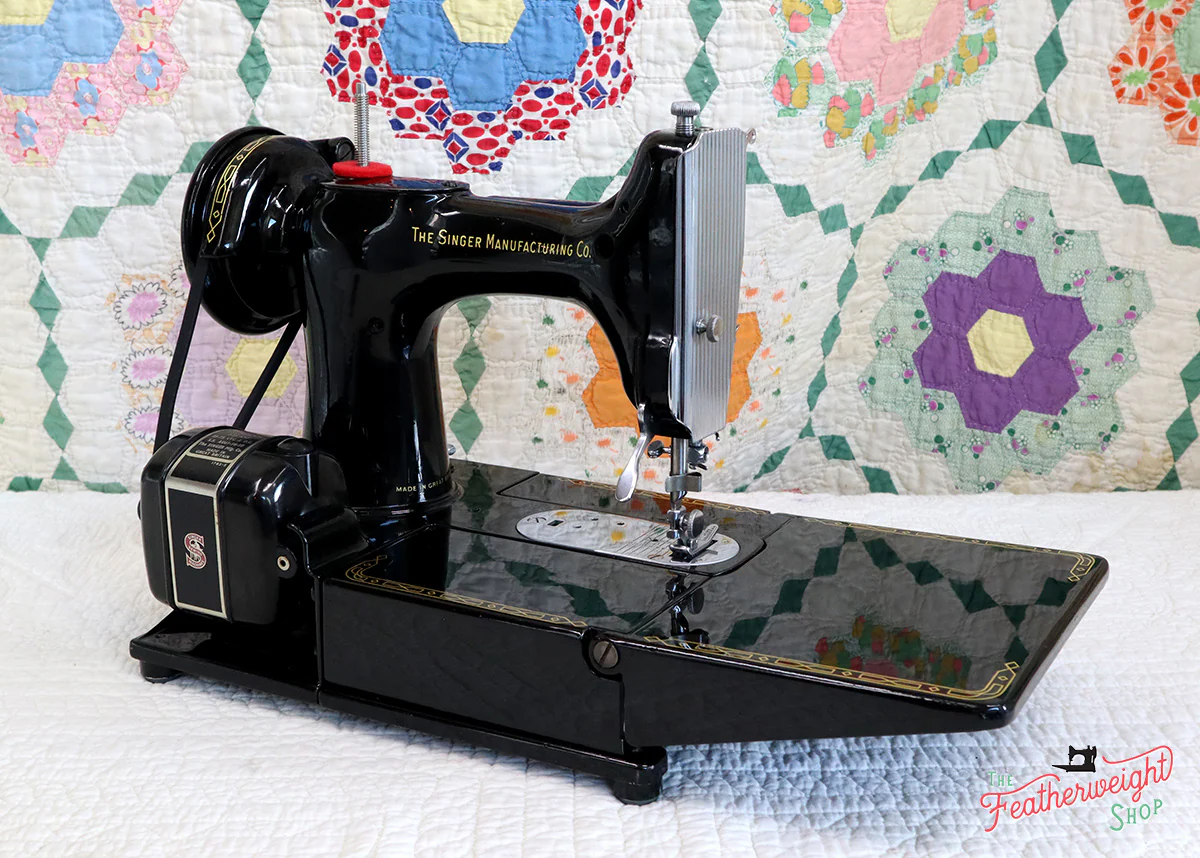 Singer Featherweight 222K Sewing Machine, RED "S" EP759*** - Image 7