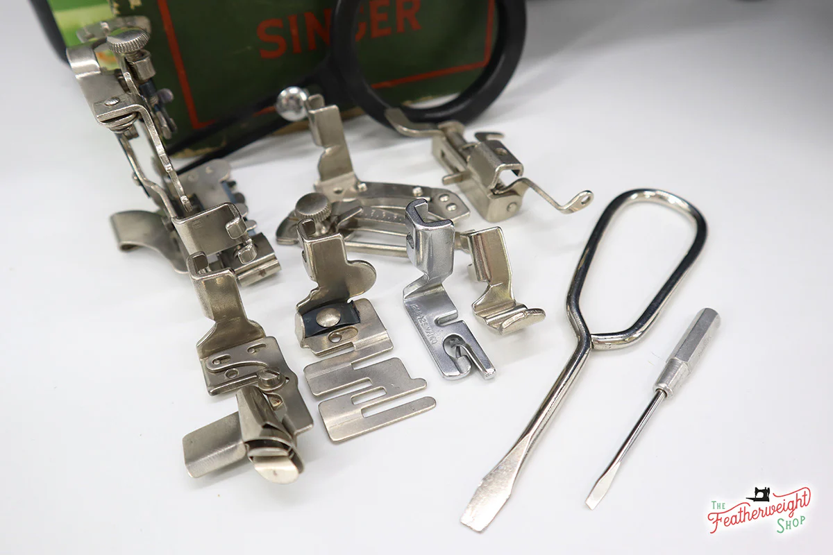 Singer Featherweight 222K Sewing Machine, RED "S" ER0234** - Image 20