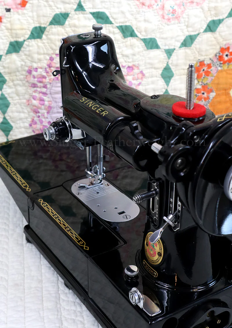 Singer Featherweight 222K Sewing Machine, RED "S" ER901*** - Image 16