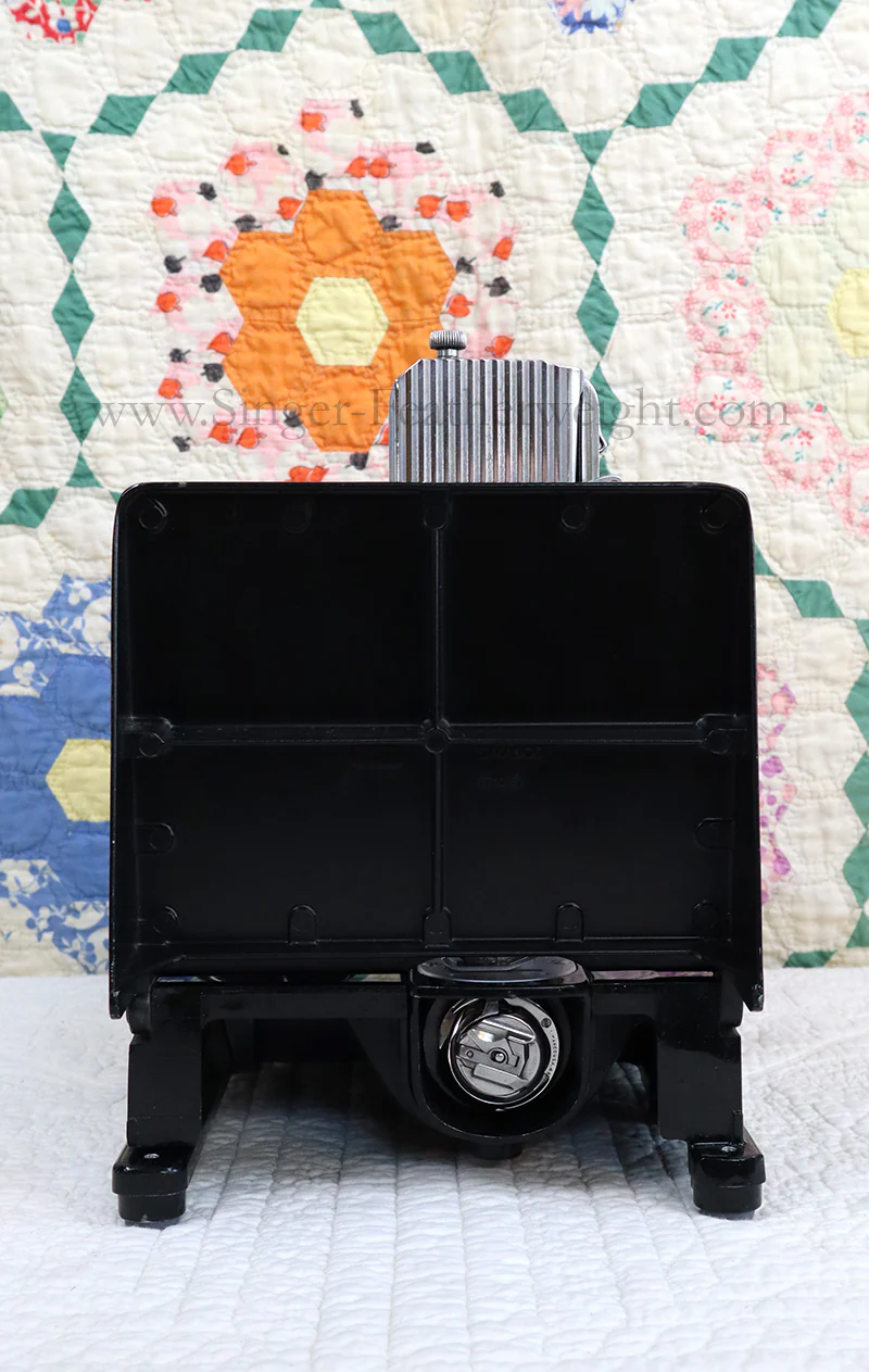 Singer Featherweight 222K Sewing Machine, RED "S" ER901*** - Image 6