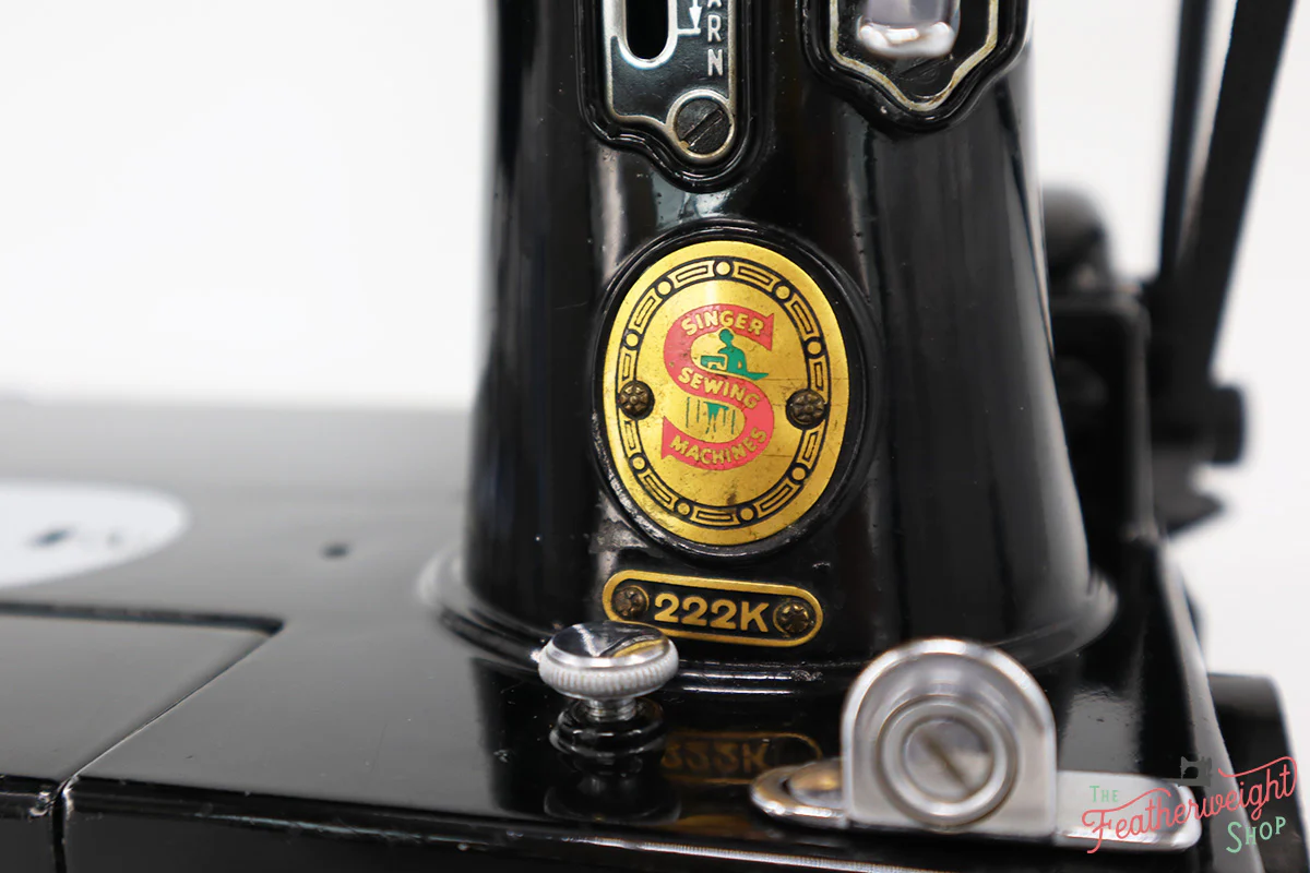 Singer Featherweight 222K Sewing Machine, RED "S" ER9016** - Image 15