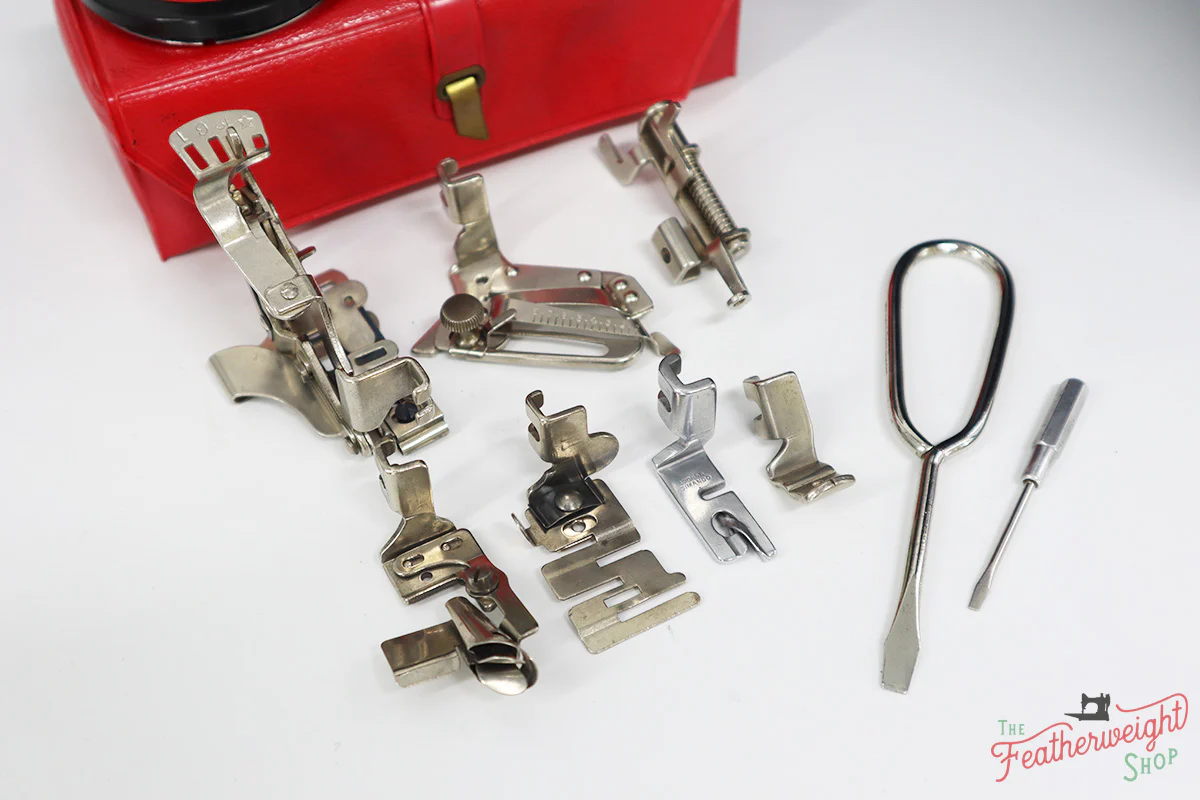 Singer Featherweight 222K Sewing Machine, RED "S" ER9016** - Image 17