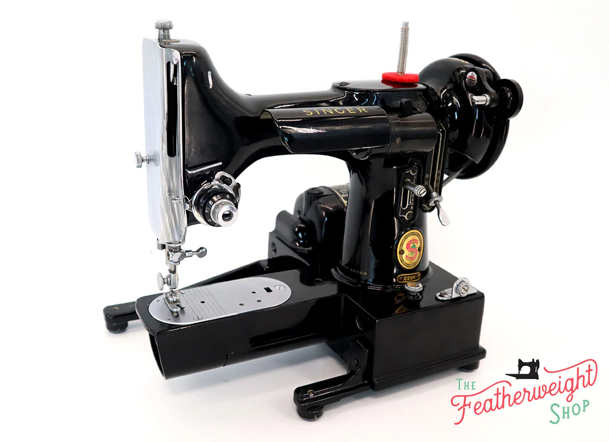 Singer Featherweight 222K Sewing Machine, RED "S" ES165*** - Image 3