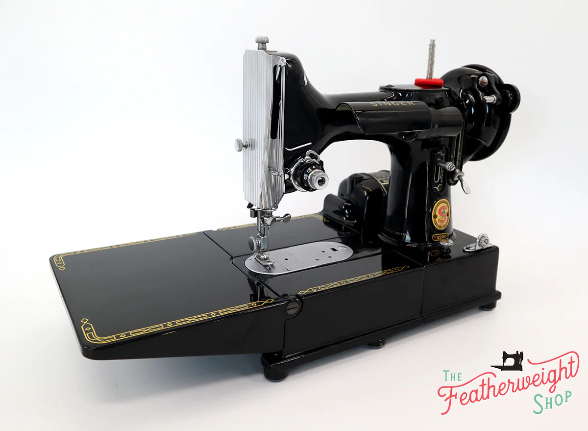 Singer Featherweight 222K Sewing Machine, RED "S" ES165*** - Image 4
