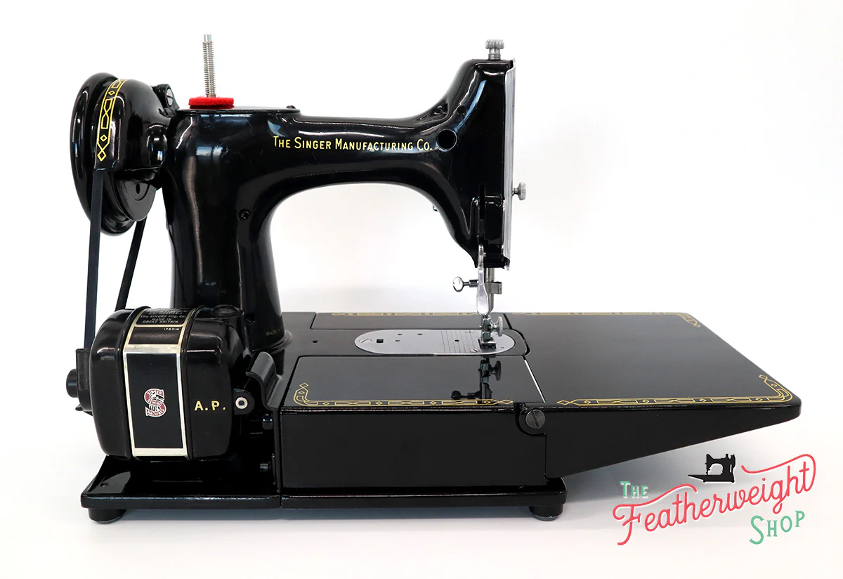 Singer Featherweight 222K Sewing Machine, RED "S" ES165*** - Image 6