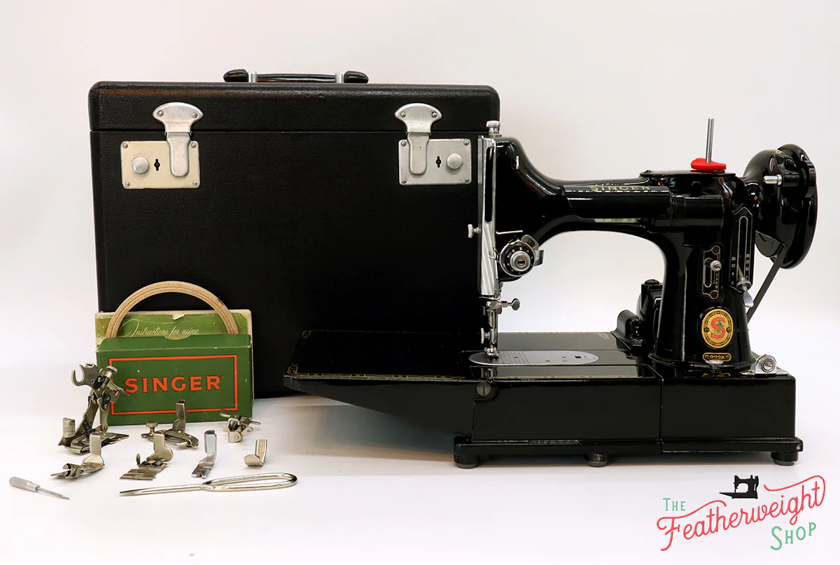 Singer Featherweight 222K Sewing Machine, RED "S" ES167*** - Image 2