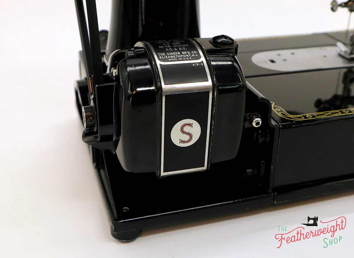 Singer Featherweight 222K Sewing Machine, RED "S" ES167*** - Image 21