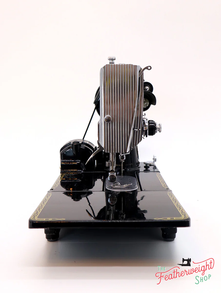 Singer Featherweight 222K Sewing Machine, RED "S" ES167*** - Image 5