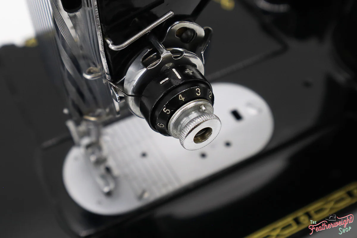Singer Featherweight 222K Sewing Machine, RED "S" ES357*** - Image 16