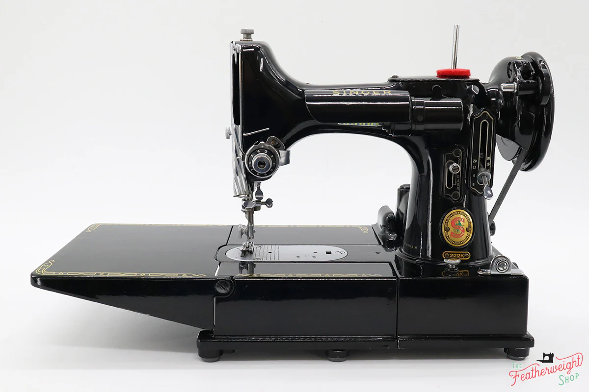 Singer Featherweight 222K Sewing Machine, RED "S" ES357*** - Image 3