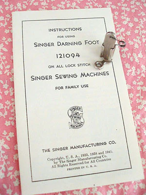 Singer Featherweight Embroidery & Darning Foot (Vintage Original) - Image 3