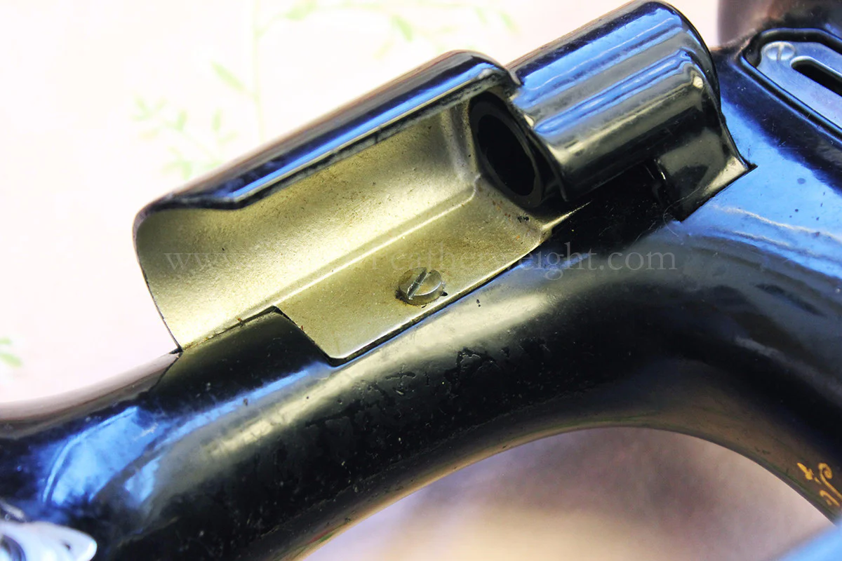 Screw, Singer Featherweight Light Housing Set Screw (Vintage Original) - Image 3