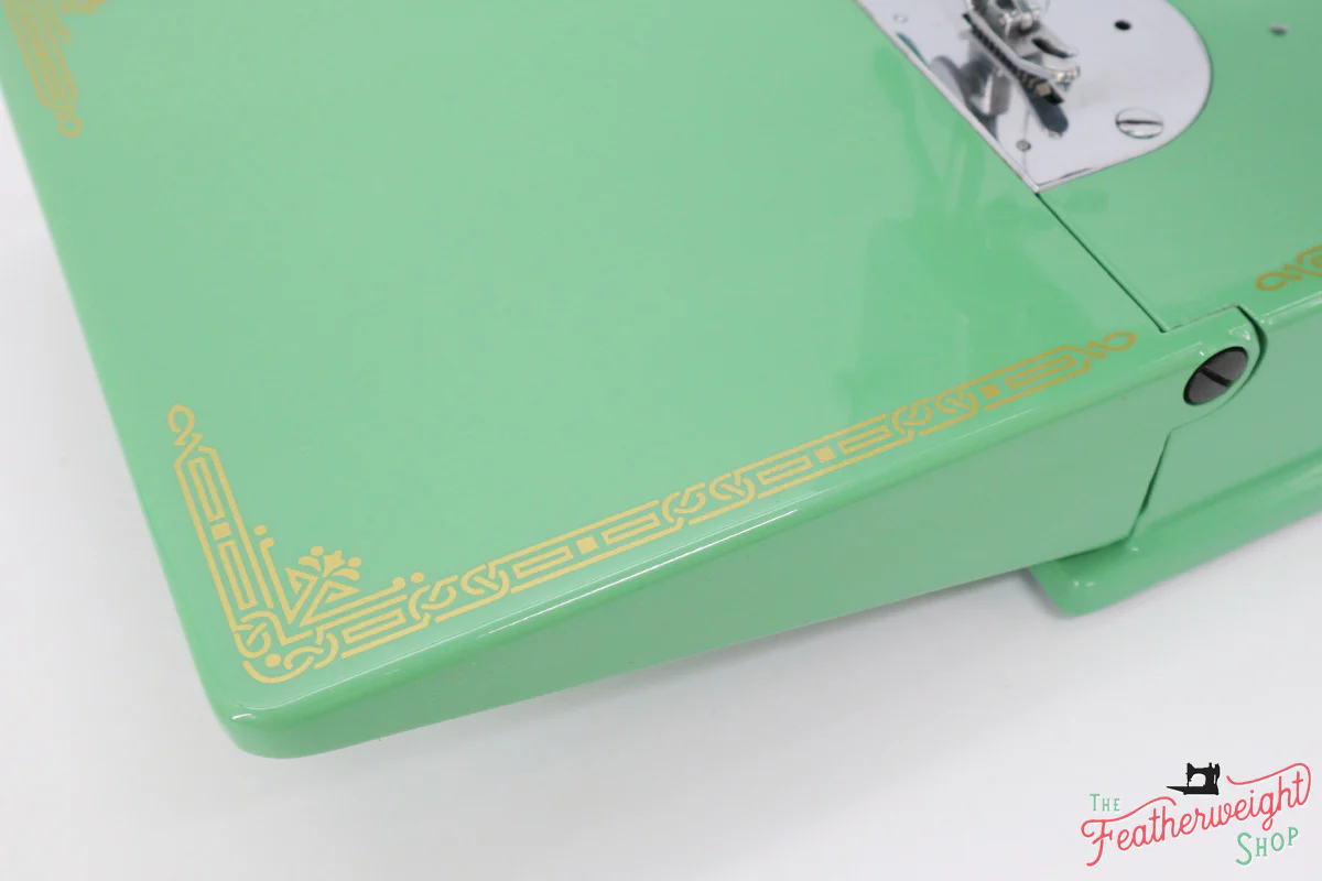 Singer Featherweight Swedish 221K Centennial EG966*** - Fully Restored in Jadeite Milky Green - Image 10