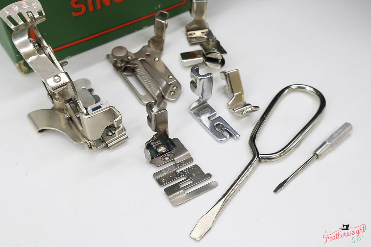 Singer Featherweight Swedish 221K Sewing Machine, EG704*** - Image 20