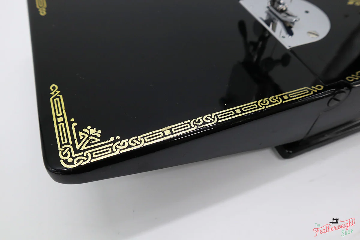 Singer Featherweight Swedish 221K Sewing Machine, EG704*** - Image 9