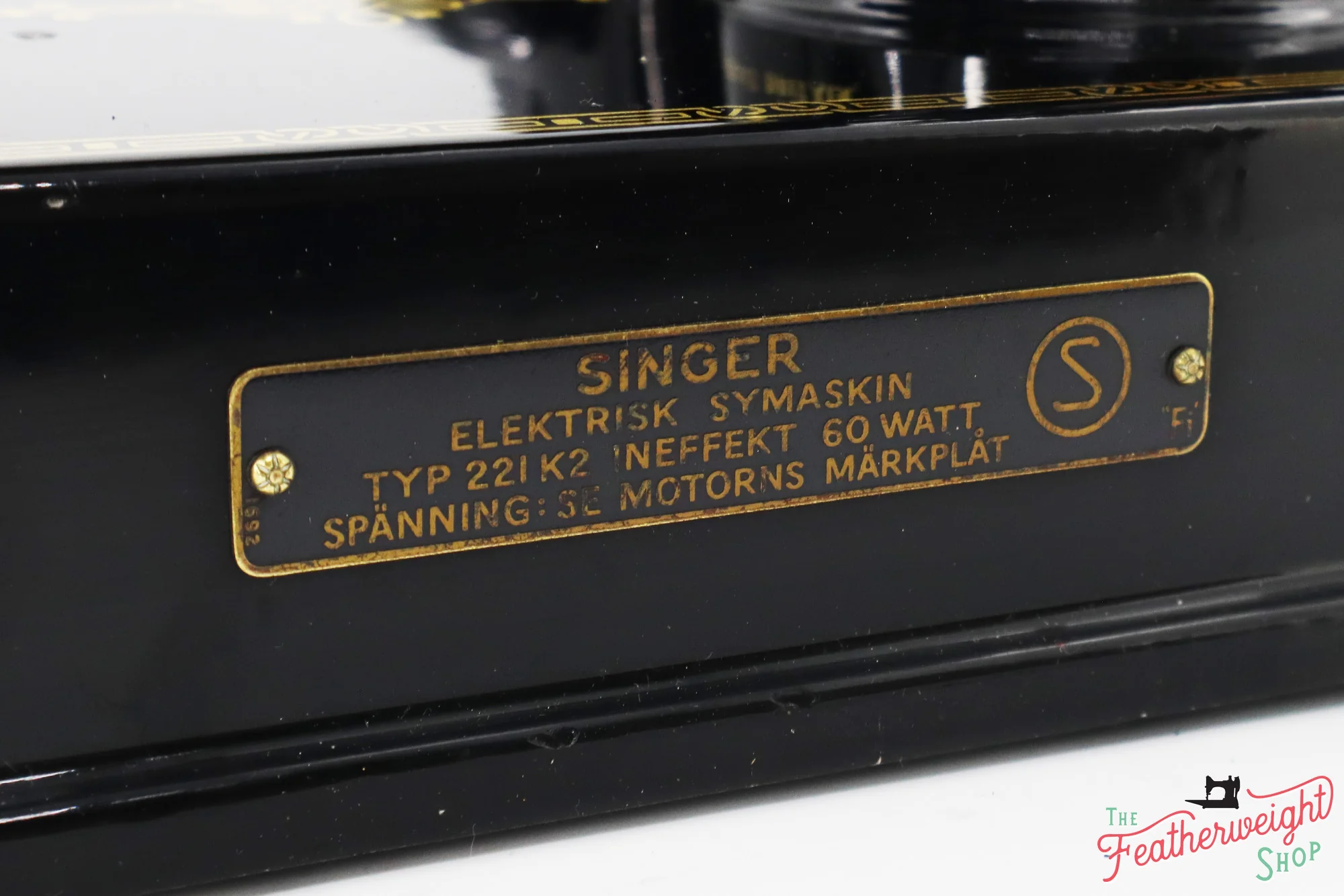 Singer Featherweight Swedish 221K Sewing Machine, EH005*** - Image 2