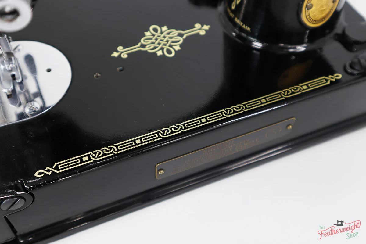 Singer Featherweight 221K Sewing Machine, EH142*** - Image 10