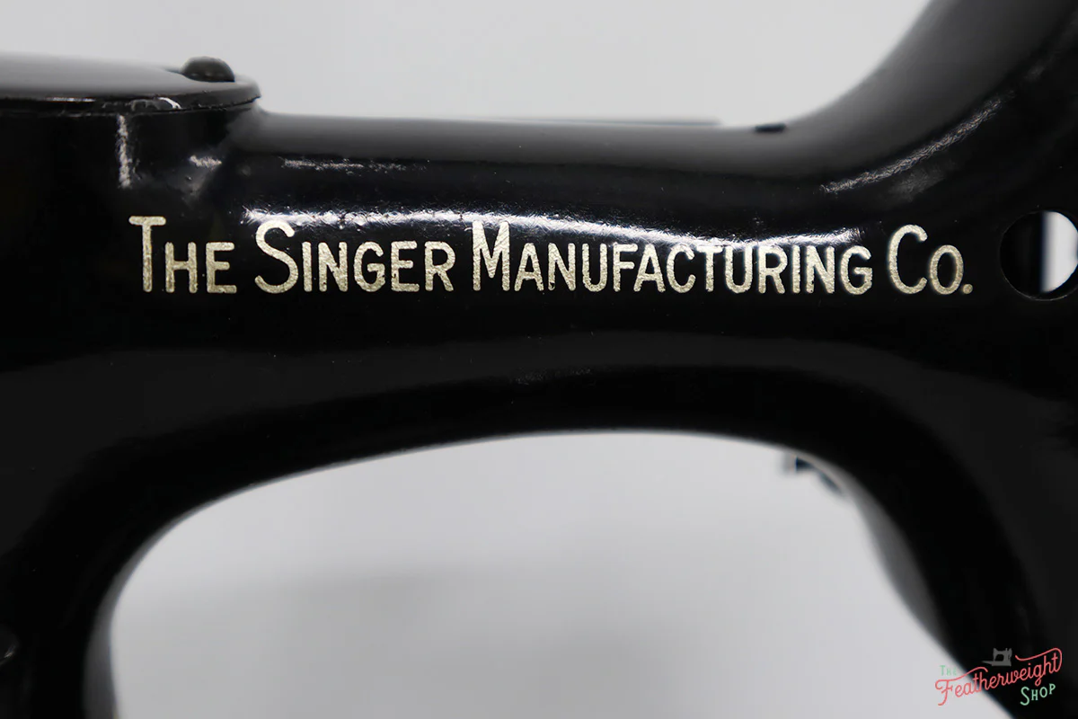 Singer Featherweight 221K Sewing Machine, EH142*** - Image 13