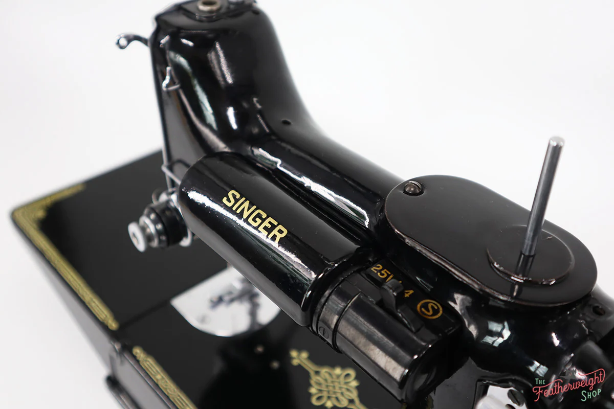 Singer Featherweight 221K Sewing Machine, EH142*** - Image 8