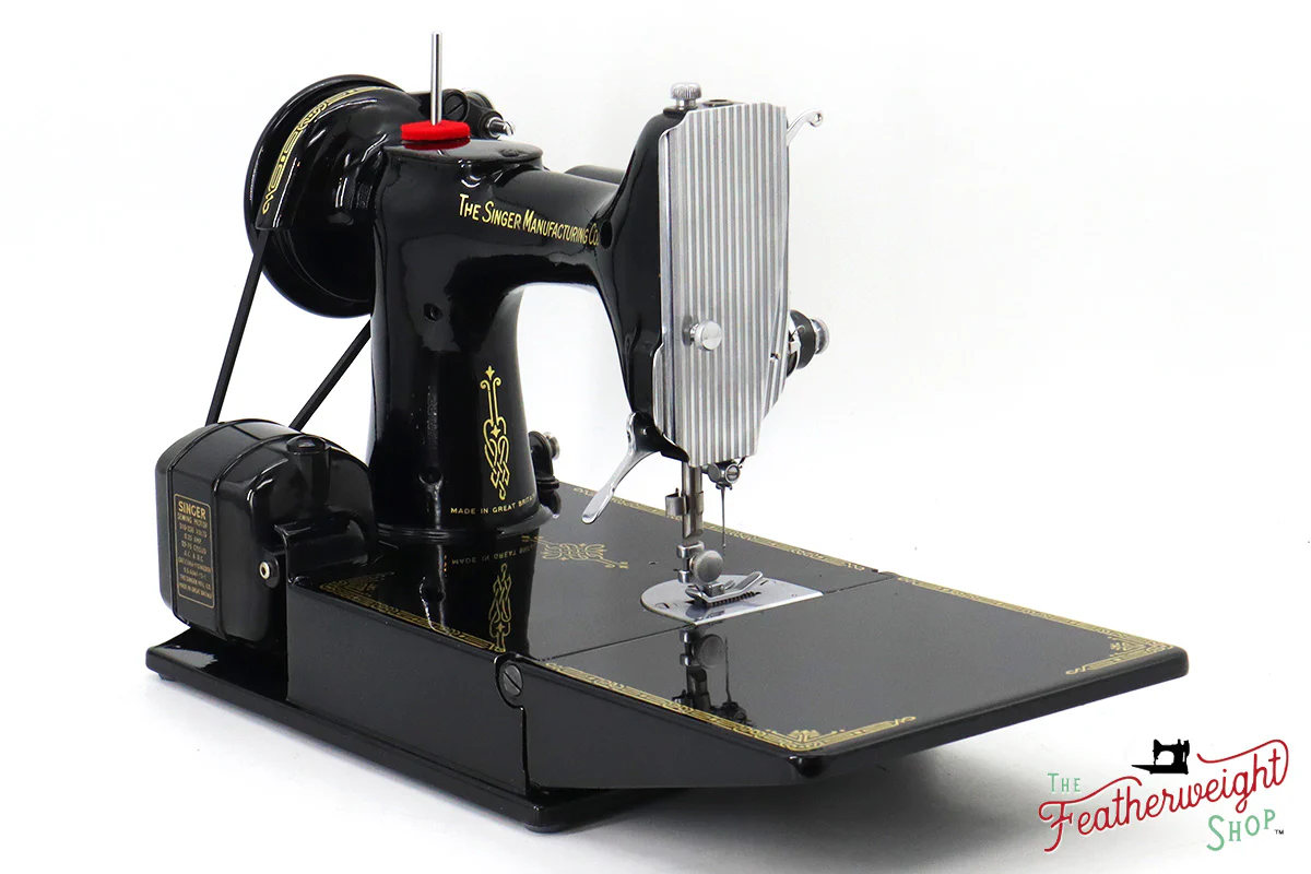 Singer Featherweight Swedish 221K Sewing Machine, EH244*** - Image 6