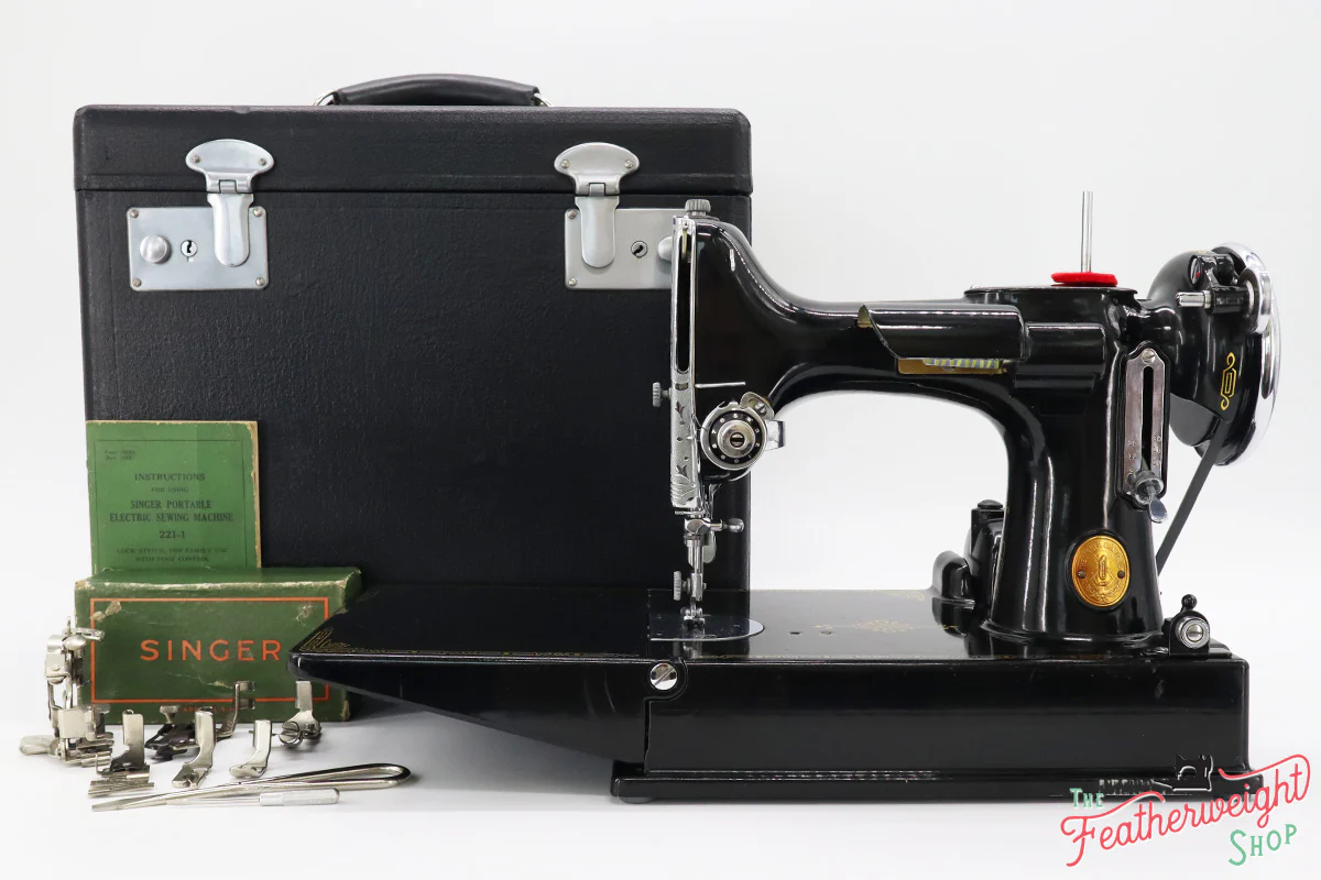 Singer Featherweight Top Decal 221 Sewing Machine, AF385*** - SCARCE - Image 2