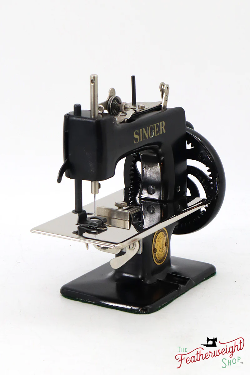 Singer Sewhandy Model 20-10 - Black, September 2024, Faire - Image 3