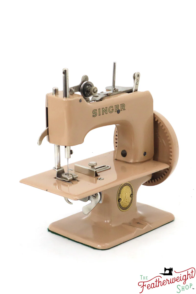 Singer Sewhandy Model 20, Beige - June 2024 Faire - Image 3