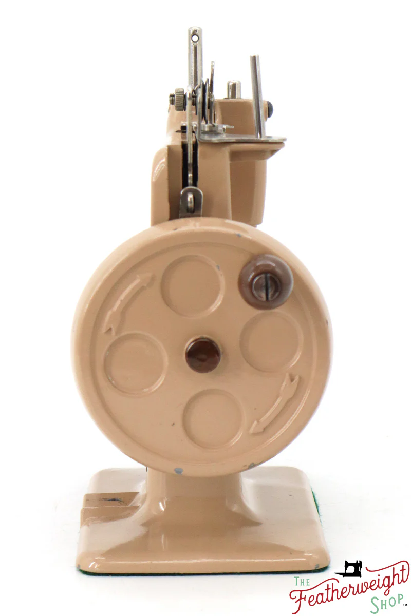 Singer Sewhandy Model 20, Beige - June 2024 Faire - Image 7