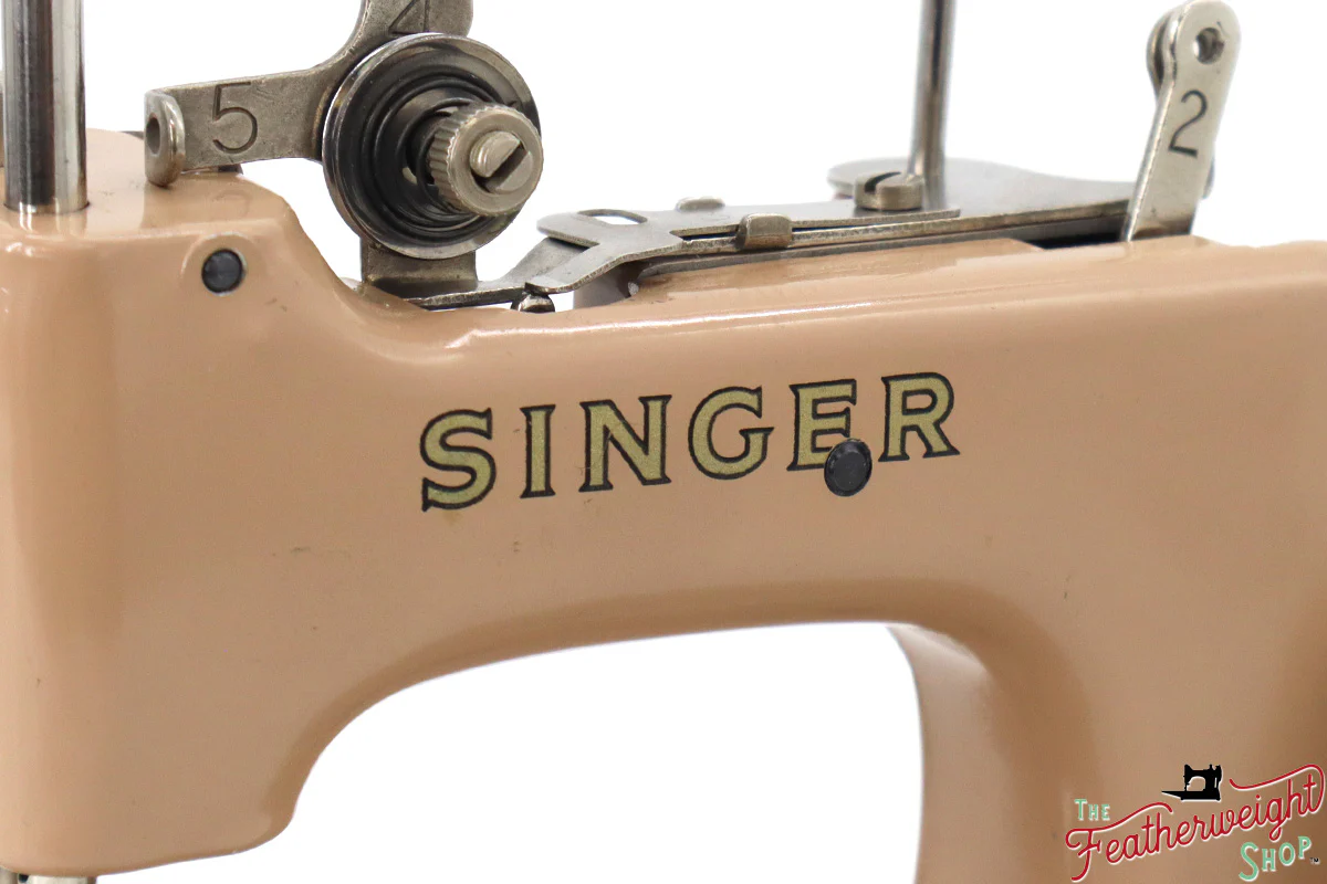 Singer Sewhandy Model 20, Beige - June 2024 Faire - Image 8