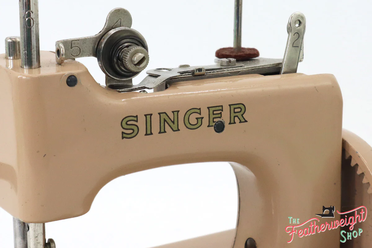 Singer Sewhandy Model 20, Beige - May 2024 Faire - Image 8