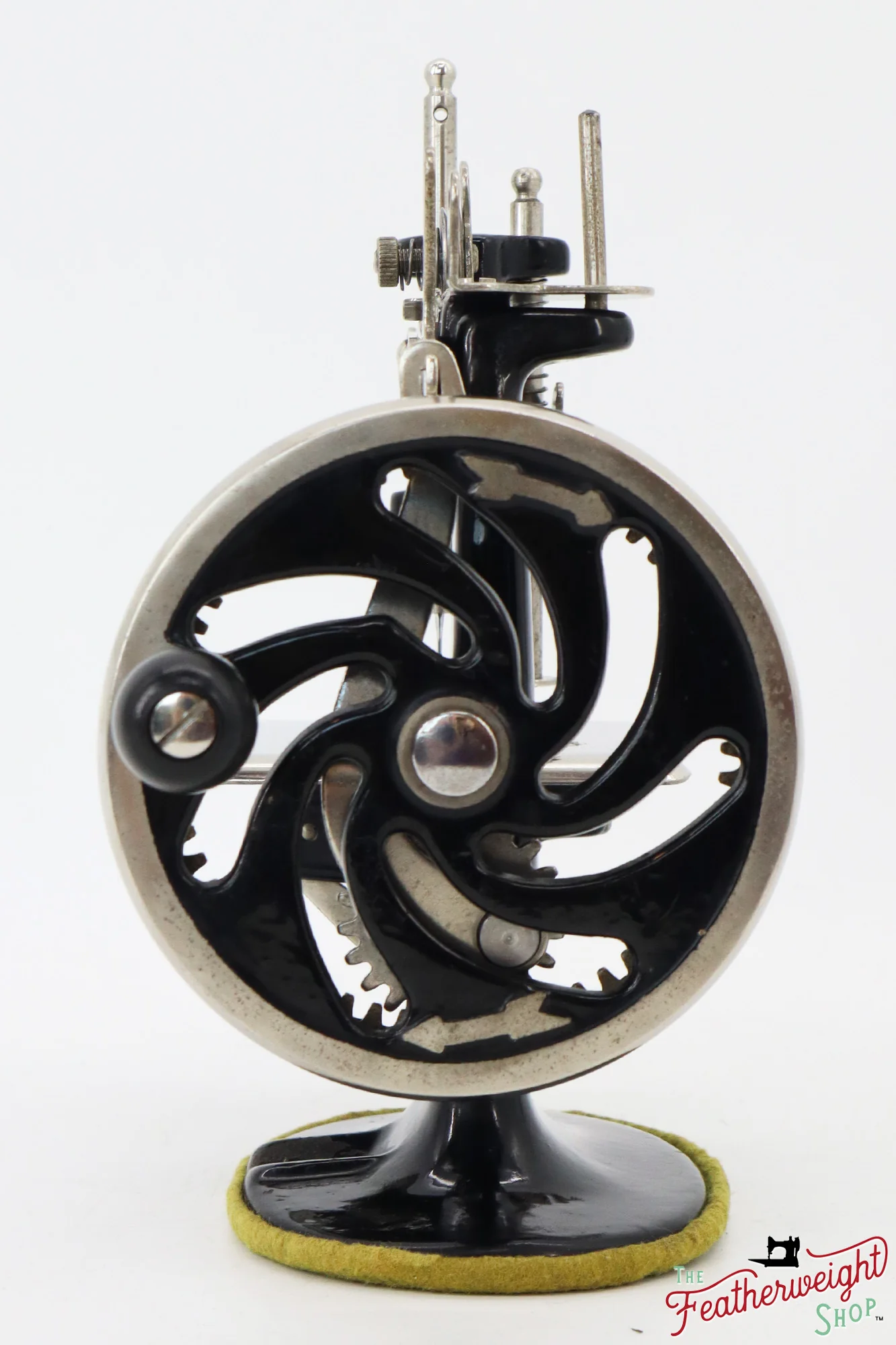 Singer Sewhandy Model 20, Black - January 2024 Faire - Image 7