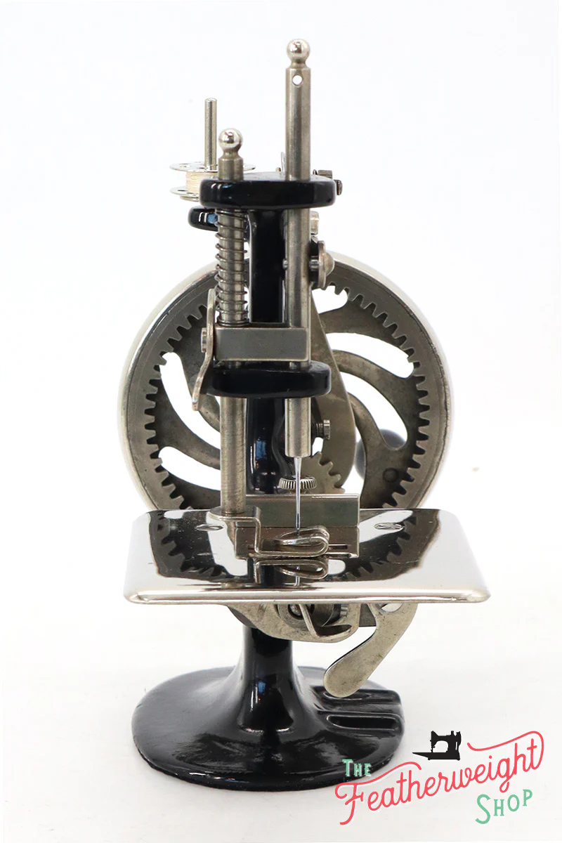 Singer Sewhandy Model 20, Black - May 2024 Faire - Image 7