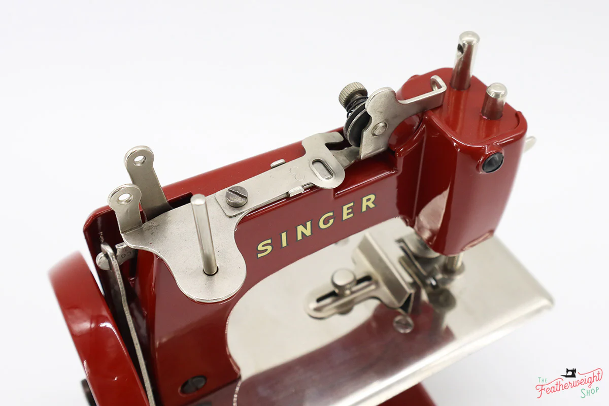 Singer Sewhandy Model 20, Red 'S' - Fully Restored in Fire Brick Red - Image 11
