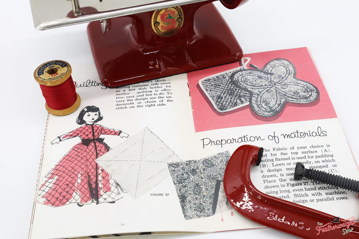 Singer Sewhandy Model 20, Red 'S' - Fully Restored in Fire Brick Red - Image 12