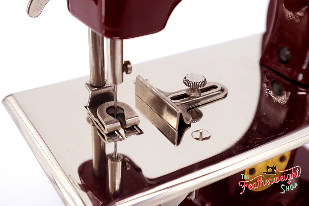 Singer Sewhandy Model 20 - Fully Restored in Brandywine - Image 11