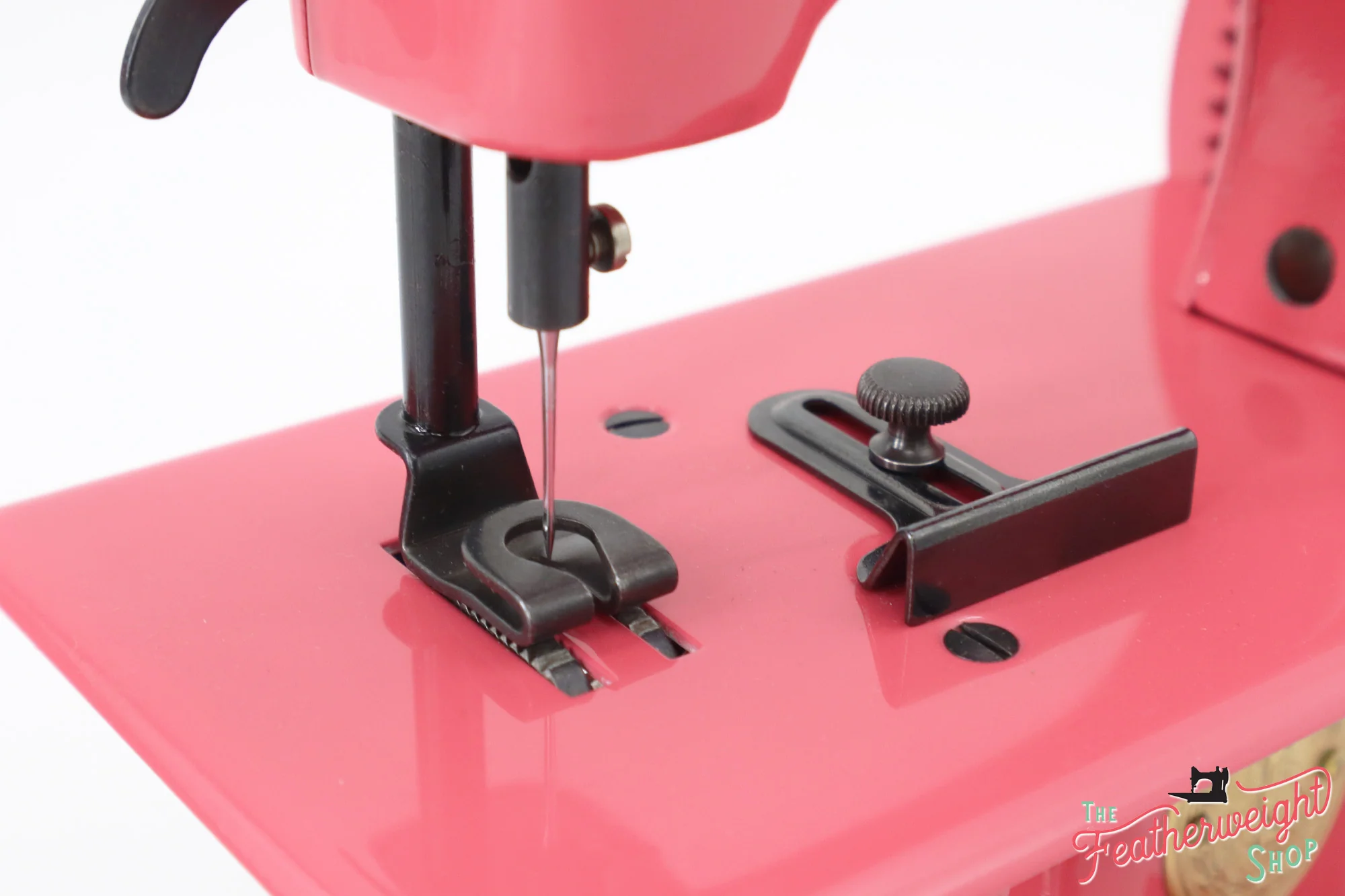 Singer Sewhandy Model 20 - Fully Restored in 'Happy Pink Grapefruit' - Complete Set - Image 8