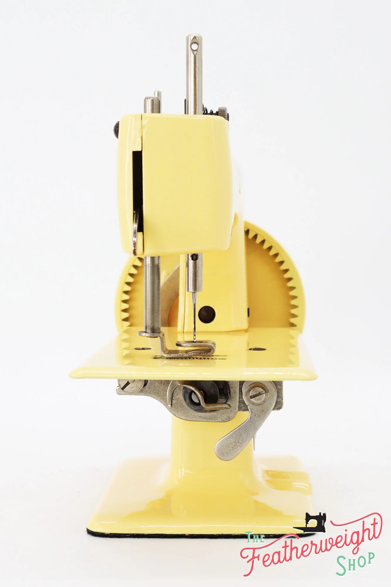 Singer Sewhandy Model 20 - Fully Restored in Happy Yellow - Image 4