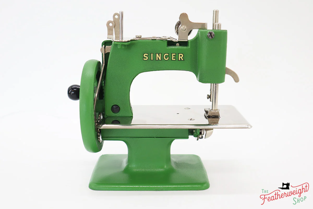 Singer Sewhandy Model 20 - Fully Restored in 'Peter Pan Green' - Image 13