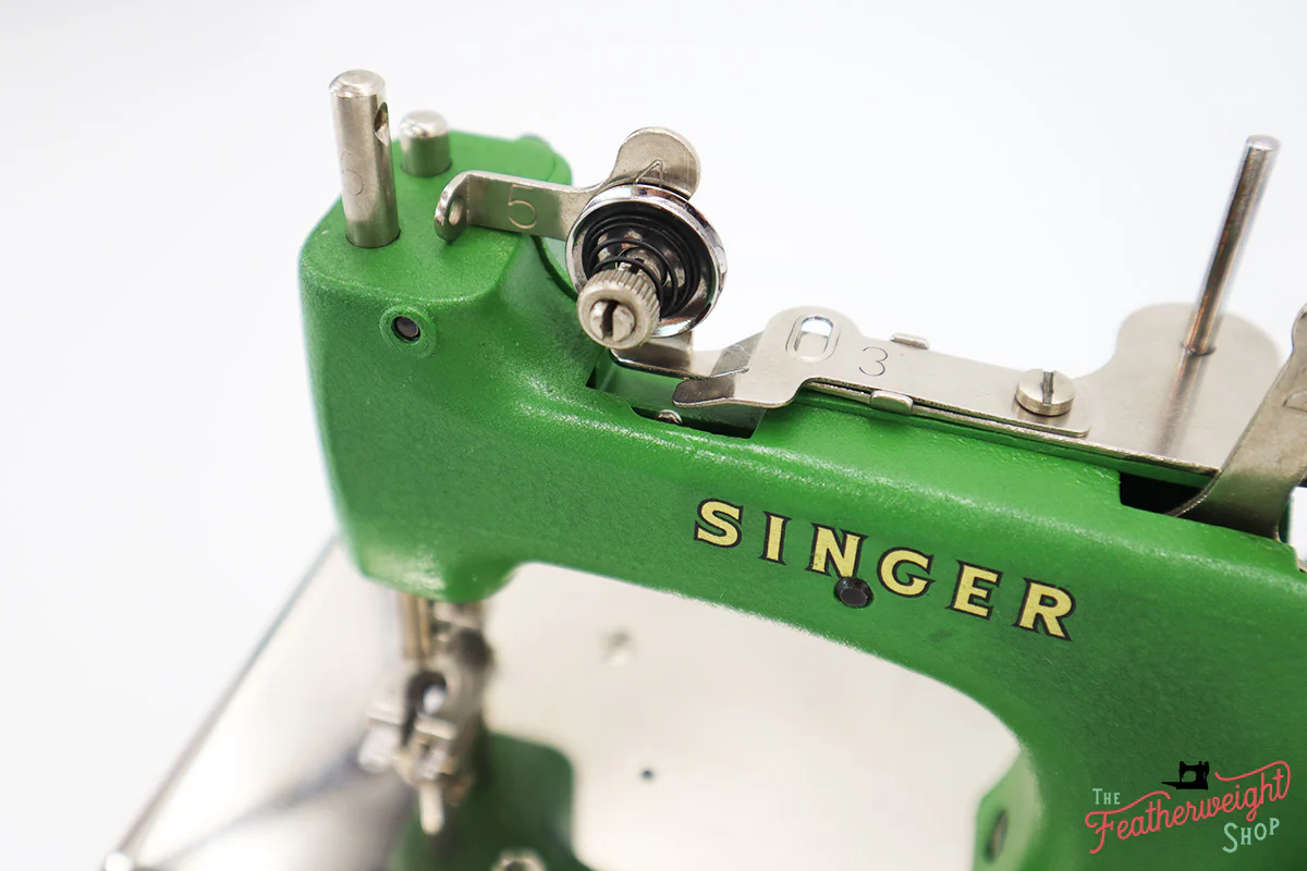 Singer Sewhandy Model 20 - Fully Restored in 'Peter Pan Green' - Image 15