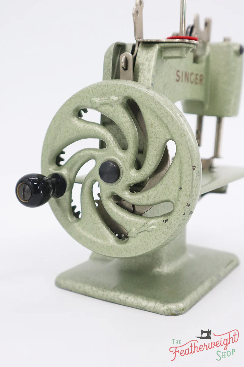 Singer Sewhandy Model 20 - Hammered Green - RARE - Image 11
